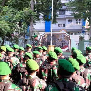 Semangat Disiplin TNI pada Upacara Senin di Makodim Mataram