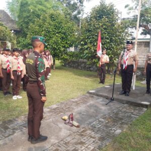Upacara Penebusan Badge Saka Wirakartika di Lingsar