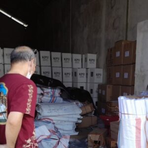 Pemantauan Ketat di Gudang Logistik KPUD Lombok Barat untuk Pemilu 2024