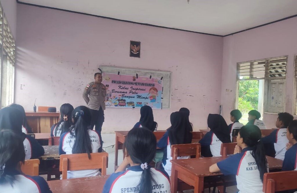 Polsek Sekotong Menyapa Sekolah Edukasi Antibullying dan Bahaya Narkoba di SMPN 2