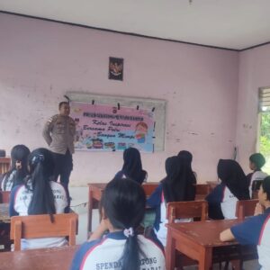 Bersama Polsek Sekotong, SMPN 2 Sekotong Ciptakan Lingkungan Belajar yang Aman