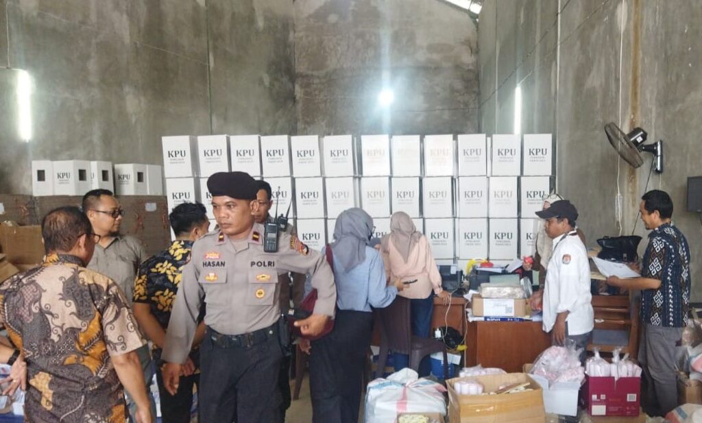 Pilkada Lombok Barat 2024: Polres Lobar Amankan Distribusi Surat Suara