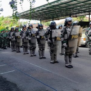 Kodim 1606/Mataram Latihan Pengendalian Huru-Hara untuk Pilkada Aman