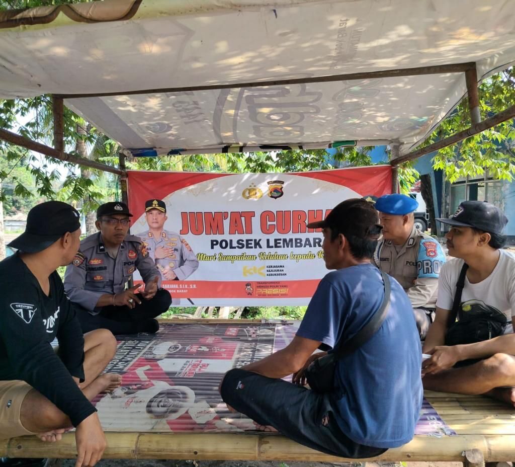 Polsek Lembar Sambangi Eyat Mayang: Jumat Curhat Pererat Silaturahmi