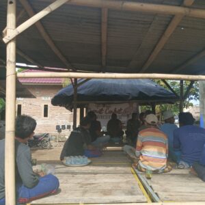 Polisi dan Warga Sekotong Kolaborasi Jaga Kamtibmas di Jumat Curhat