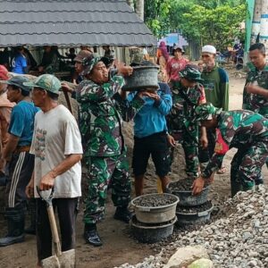 Gotong Royong di Langko, Bukti Kekompakan Masyarakat dan Petugas Keamanan