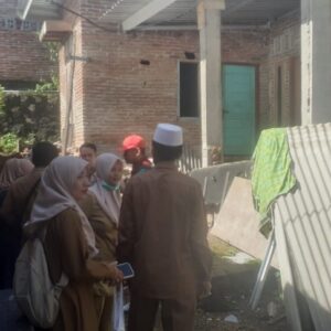 Babinsa Koramil Sekotong dan Dinkes Antisipasi DBD di Dusun Kelep Barat