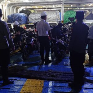 Antisipasi Gangguan Keamanan, Polsek Lembar Perketat Pengawasan di Pelabuhan