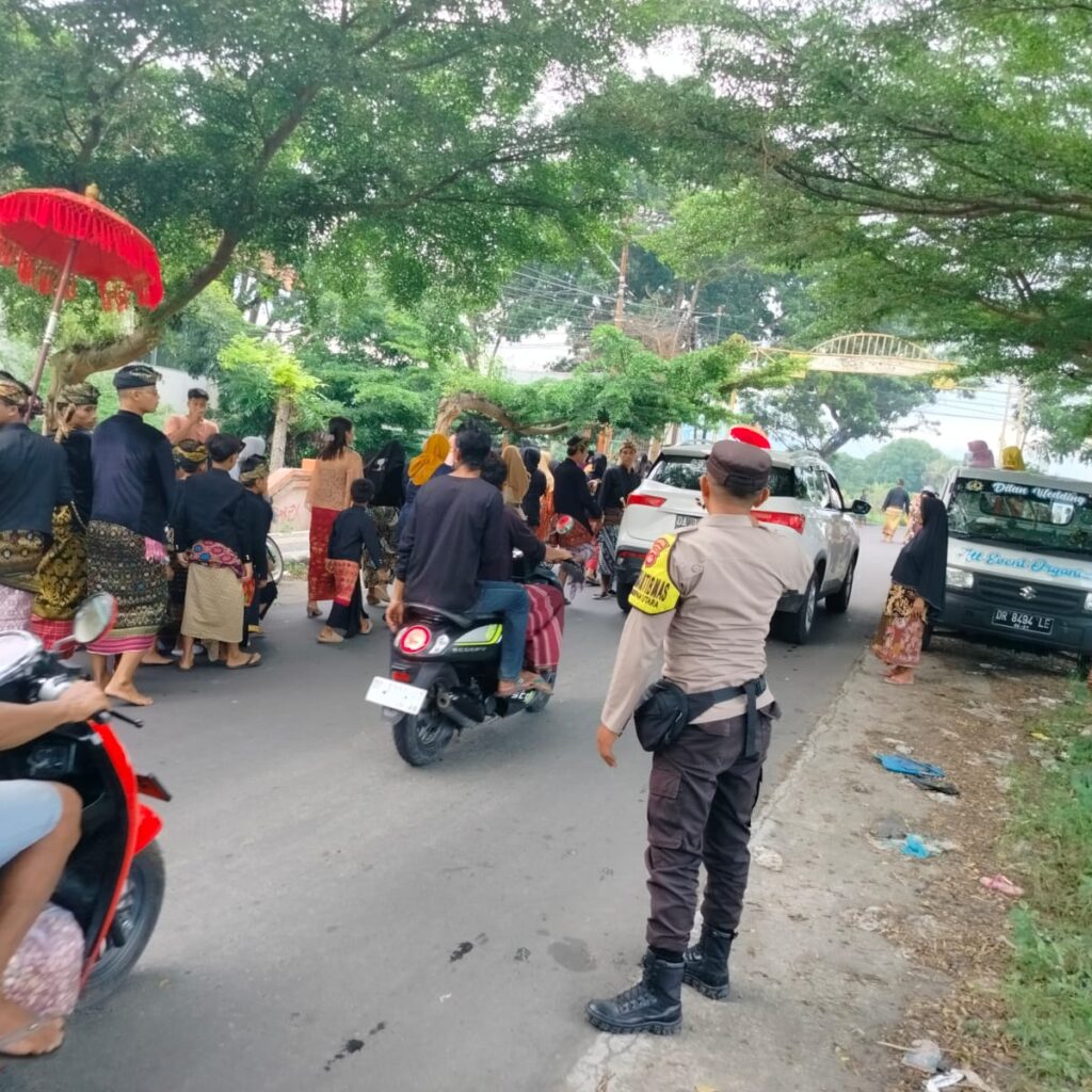 Pengamanan Ketat Polisi Iringi Suksesi Tradisi Nyongkolan di Lombok Barat