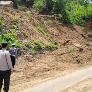 Antisipasi 3C & Bencana, Polsek Lembar Tingkatkan Patroli di Batu Melangit