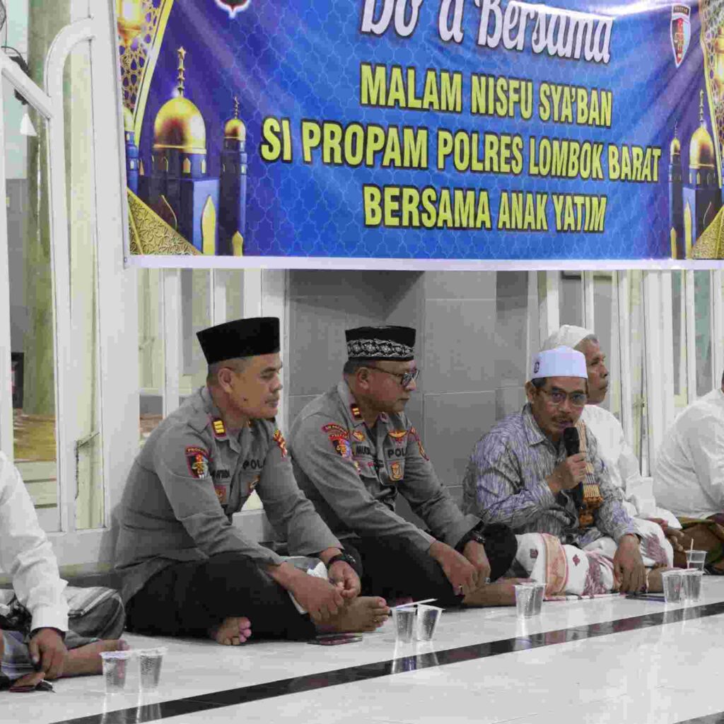 Doa Bersama & Santunan Anak Yatim Warnai Malam Nisfu Sya’ban di Lombok Barat
