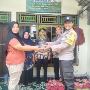 Polri Dukung Ketahanan Pangan, KWT Cempaka Bersatu Terima Bantuan Bibit Cabai
