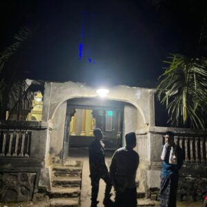 Pengamanan Ketat Tarawih di Lembar Lombok Barat, Polisi Pastikan Keamanan
