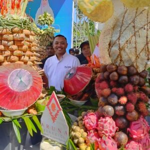 Hotel Aruna Senggigi Raih Juara Dulang Penamat Tradisi Lebaran Ketupat 2025 di Lombok Barat