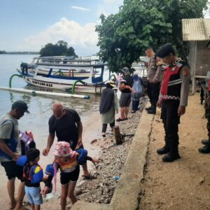 Ciptakan Kamtibmas Kondusif, Polsek Sekotong Intensifkan Patroli