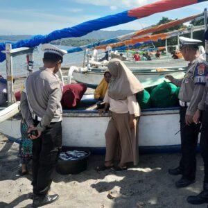 Lebaran Topat di Batulayar, Polisi Lombok Barat Pastikan Keamanan dengan Patroli