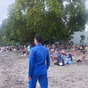 Pantai Senggigi Dijaga Ketat Saat Lebaran Ketupat