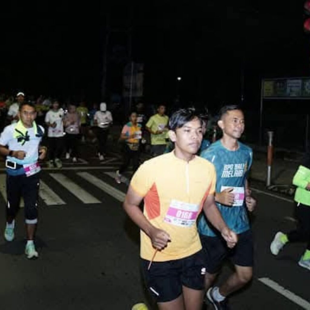 Lari Malam di Senggigi, Nikmati Alam dan Peduli Sesama