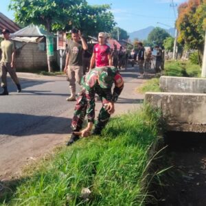 Babinsa dan Warga Bersatu Jaga Lingkungan Desa Jenggala