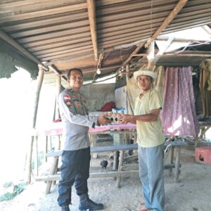 Aksi Humanis Polri: Sambang dan Bantuan Nutrisi di Sekotong