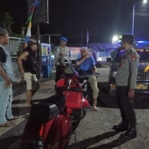 Patroli Malam Polsek Kuripan Cegah Gangguan Kamtibmas di Lombok Barat