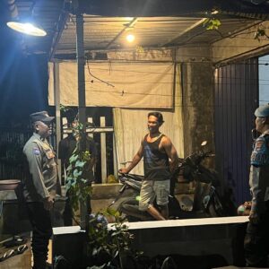 KRYD Polsek Kuripan Jaga Kamtibmas di Desa Jagaraga