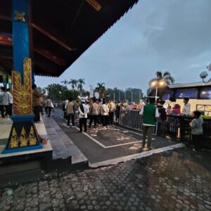 Pemberangkatan Jamaah Haji Lombok Barat Kloter 11 Berjalan Kondusif