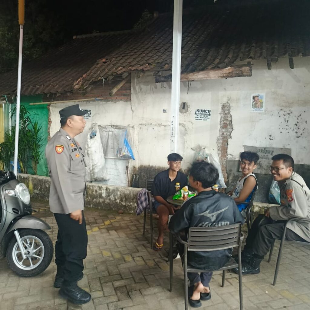Keamanan Masyarakat Terjamin: Polsek Lembar Laksanakan Patroli Rutin