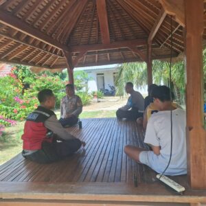 Cegah Gangguan Kamtibmas, Polsek Sekotong Sasar Pantai Tanjung Kelor