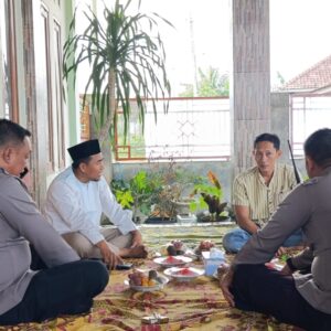 Kunjungan Kapolsek Gerung ke Tokoh Masyarakat: Sinergitas Jaga Keamanan