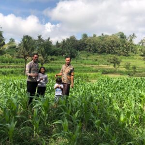 Polri Dampingi Ketahanan Pangan di Desa Mareje