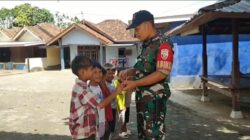 Babinsa Gerung Bina Anak-Anak dengan Canda, Harapan, dan Motivasi