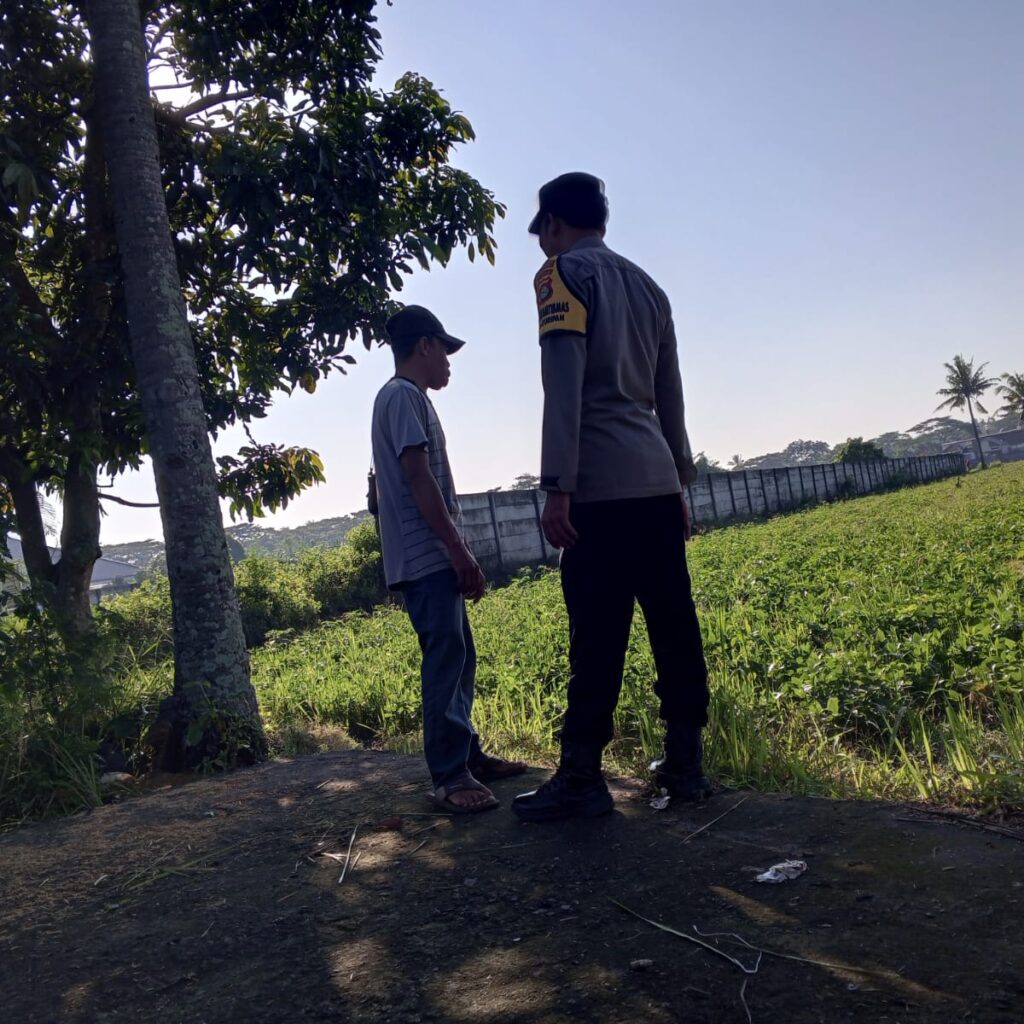 Bhabinkamtibmas Kuripan Dorong Budidaya Cabai di Pekarangan
