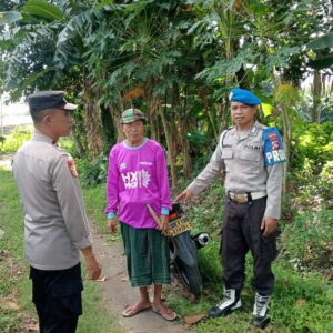 Polsek Kuripan Edukasi Warga soal Kamtibmas dan Cuaca Ekstrem