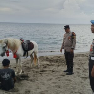 Patroli Rutin Polsek Batulayar, Jamin Keamanan Senggigi dan Sekitarnya