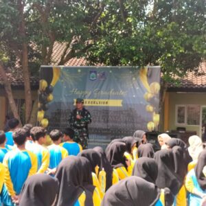 TNI dan SMKN 7 Mataram Sinergi Bangun Mental Pelajar
