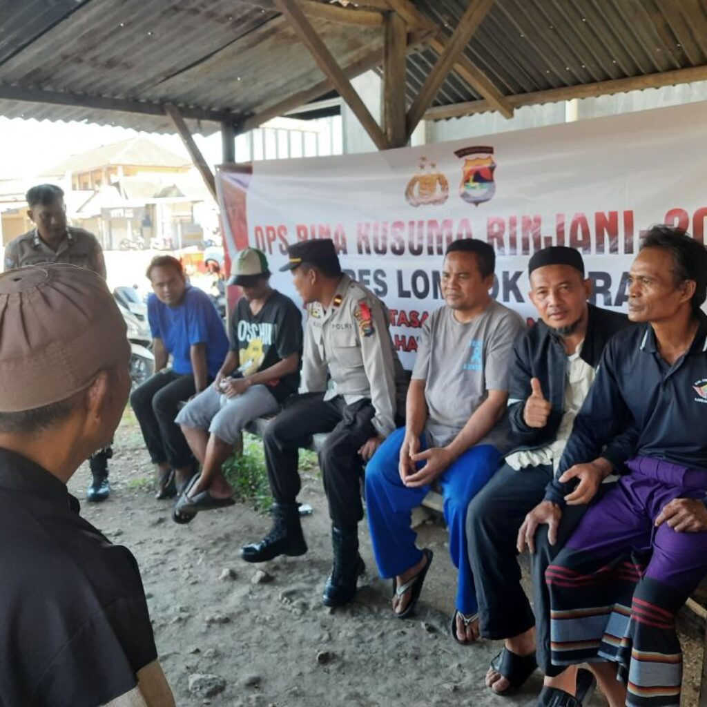 Imbauan Humanis Polisi di Pasar Segenter, Lembar
