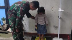 Babinsa Mandalika Dampingi Kegiatan Posyandu Melati di Lendang Lekong