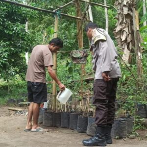 Pekarangan Bergizi di Dusun Orong: Sinergi Polisi dan Warga Jaga Ketahanan Pangan