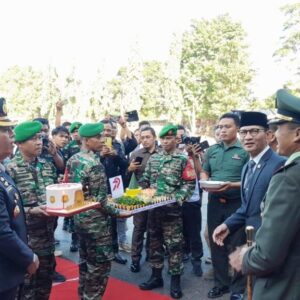 Dandim 1606 Mataram Beri Kejutan untuk Kapolresta di Hari Bhayangkara