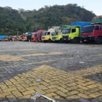 Antrean Kendaraan di Pelabuhan Gilimas Terpantau Tertib dan Aman