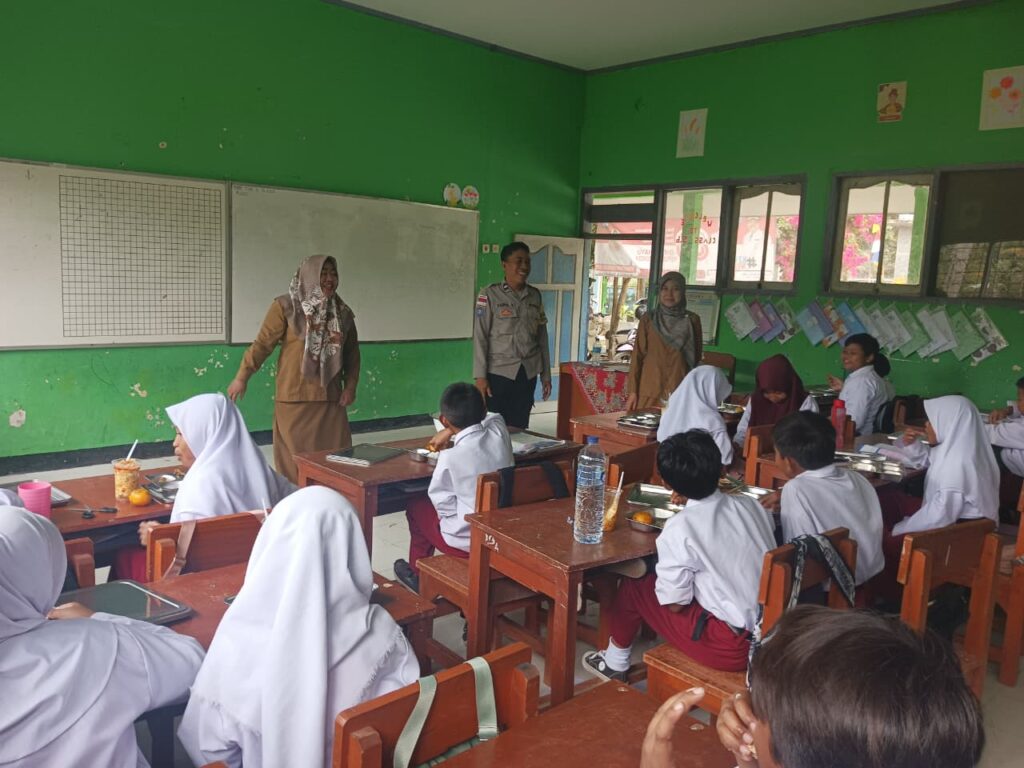 Bantuan Makanan Bergizi Gratis Jangkau Ribuan Pelajar di Sekotong