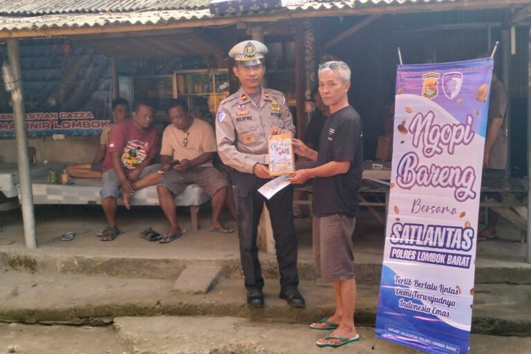 Satlantas Polres Lombok Barat Gelar Ngopi Bareng Sopir, Ajak Sopir Truk Wujudkan Kamseltibcar Lantas (1)