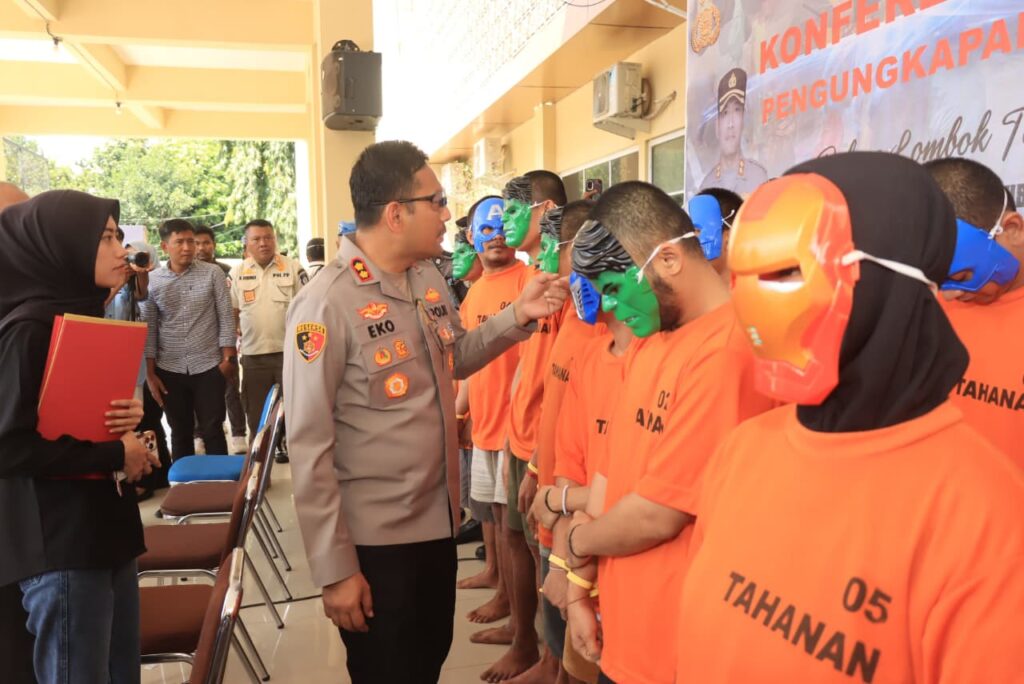 b20f8c15-4ae0-4621-ab50-35d32a8534b7