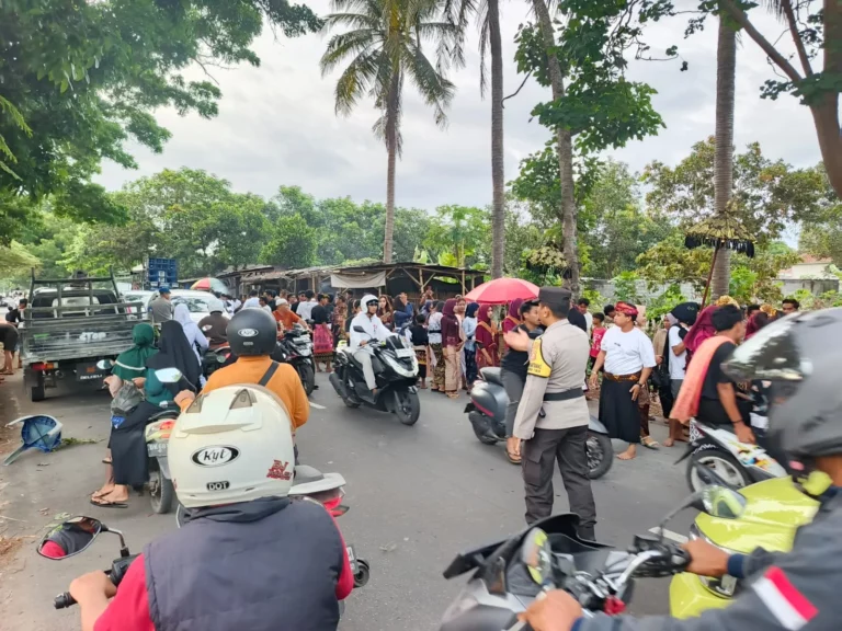 Tradisi Nyongkolan Berjalan Aman Berkat Pengawalan Polsek Kuripan