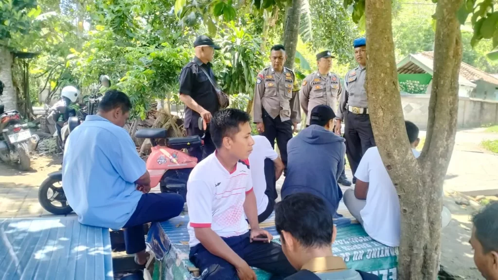 Sinergi Polisi dan Warga Lembar Ciptakan Lingkungan Aman