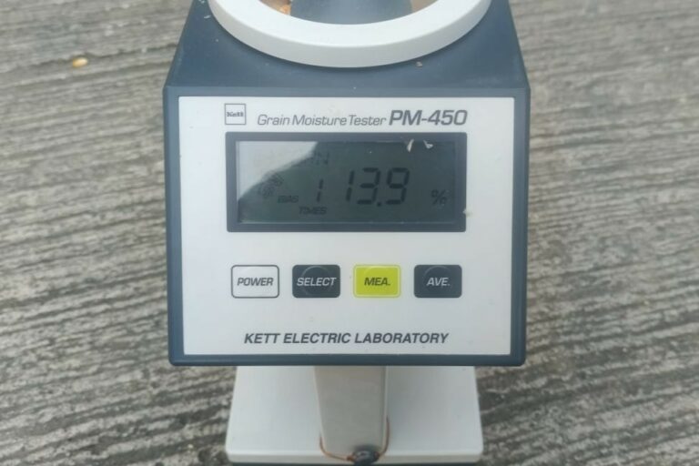 Dukung Ketahanan Pangan, Polsek Gerung Awasi Penyaluran 4,5 Ton Jagung