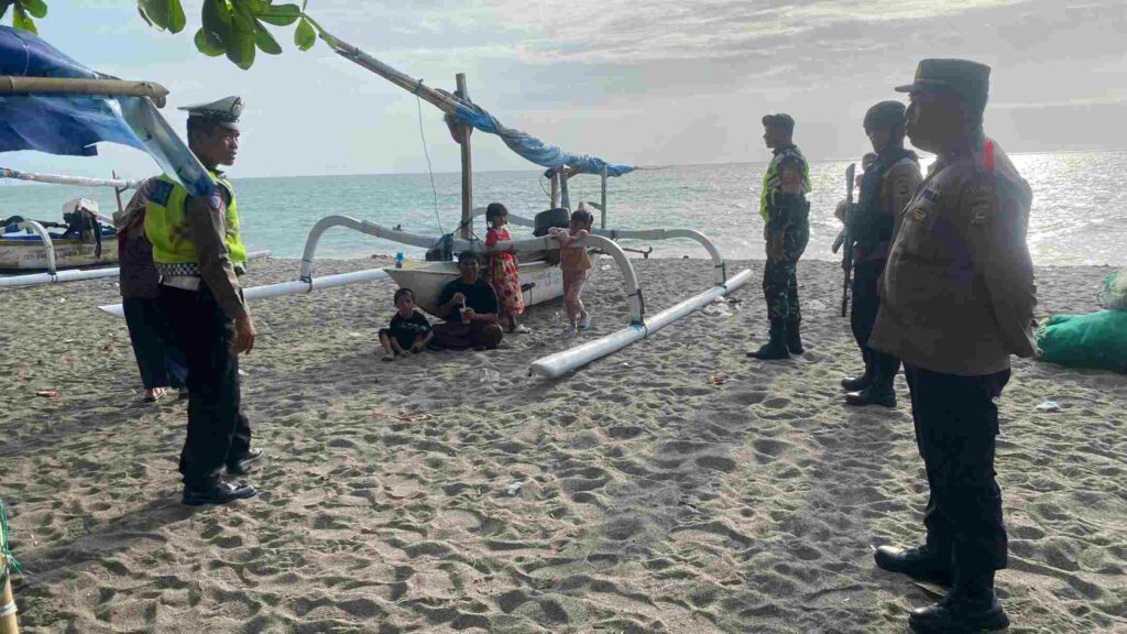 Operasi Lilin Rinjani 2025: Polisi Jaga Ketat Pantai Melase