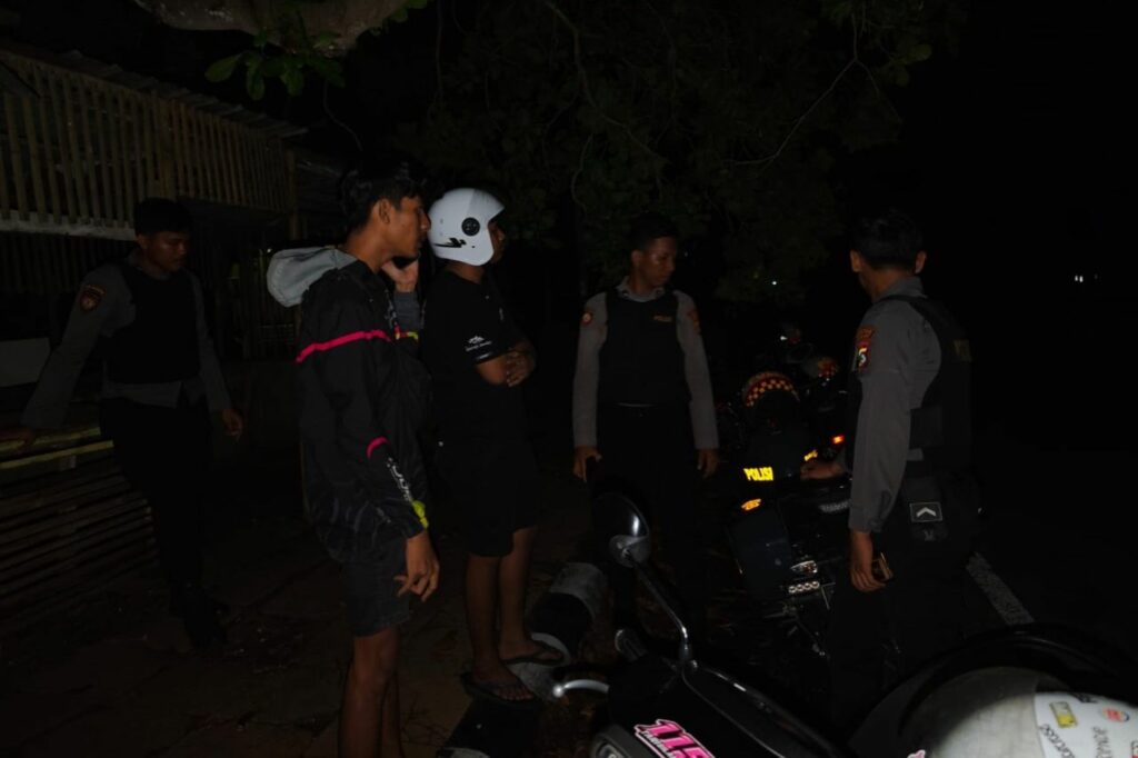 Sat Samapta Polres Lobar Jaga Keamanan Perumahan Gerung